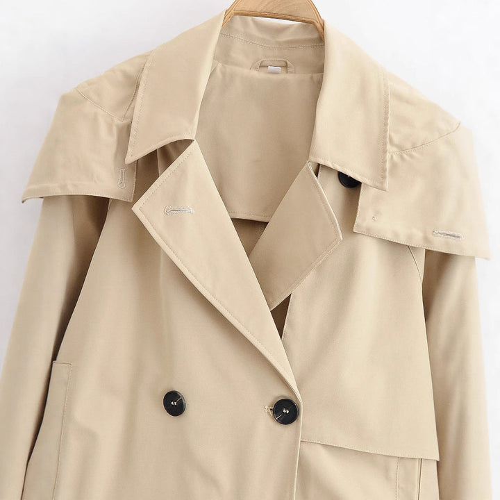 Dam Kort Jacka i Trenchcoat Stil med Dubbel-Breasted Knapplist och Adjustable Muddar