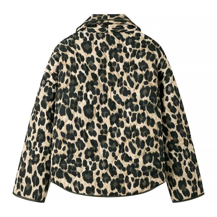 Dam vadderad kort jacka in Leopard tryck med Shawl krage och utanpåfickor