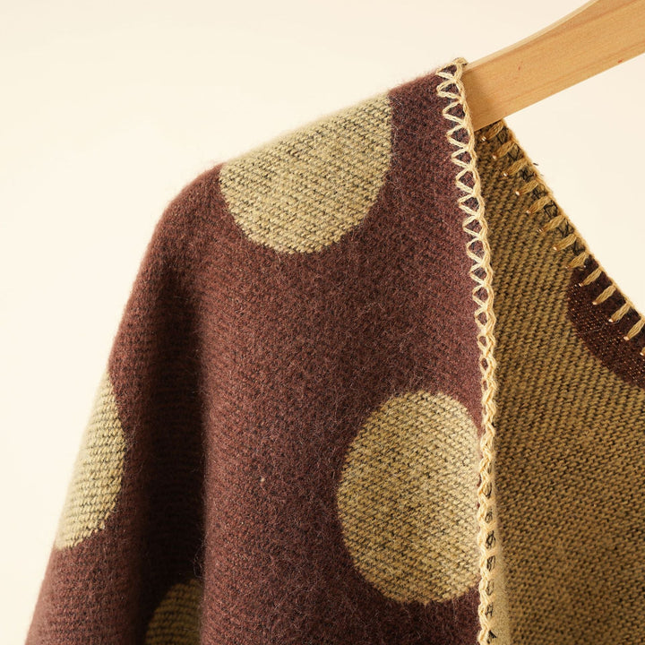 Dam Reversible oversized capeponcho tillverkad av Jacquard stickad med Decorative Stitch Edge
