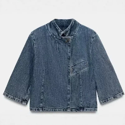 Dam Boxig Kort Denimjacka med Mandarin Krage, Asymmetrisk Knapp Knäppning och Fringe Nederkant