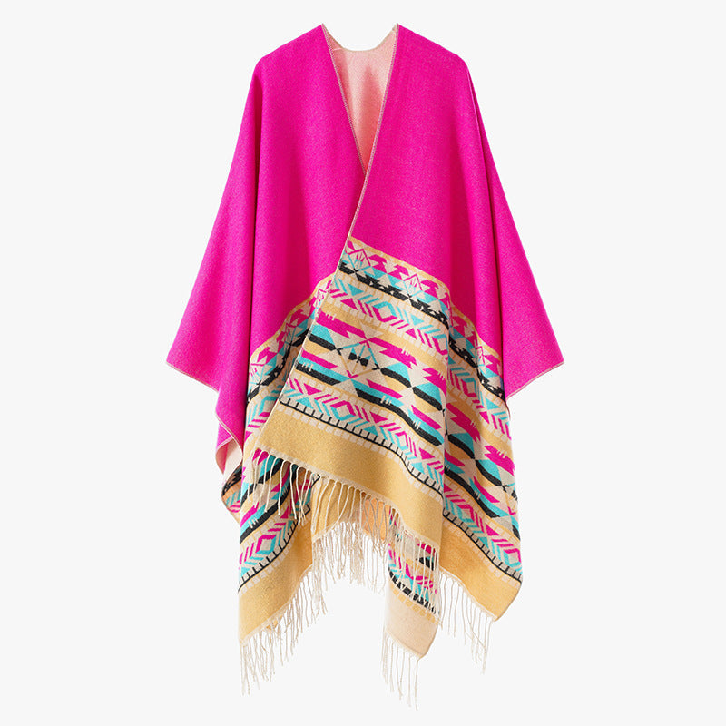 Dam Oversize Reversible poncho tillverkad av ullblandning med Ethno Jacquard och fransfåll