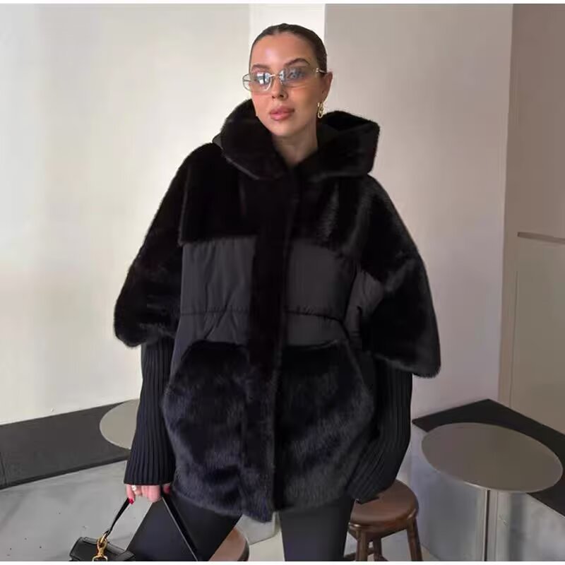 Dam Vadderad Kort Jacka med Faux Fur Insert, Huva och Ribbed Muddar