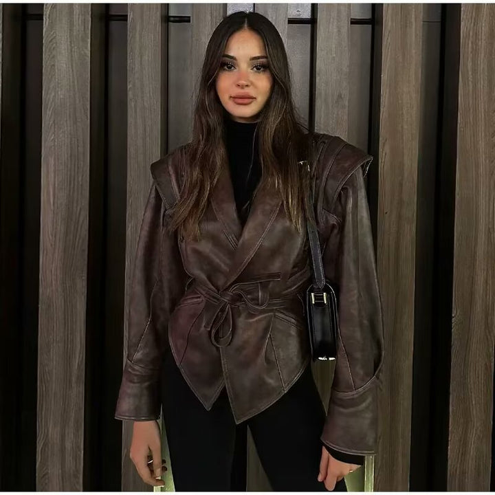 Dam Wrap läder jacka med midjebälte, Emphasized Shoulder Area och Feminine silhuett