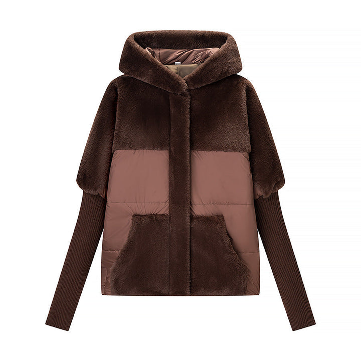Dam kort kviltad med huva jacka med voluminous faux fur trim och oversize silhuett