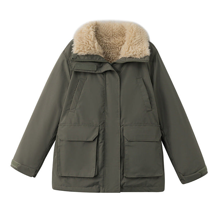 Dam urban kort parka med teddyfoder, generous flap fickor och dold två-way dragkedja