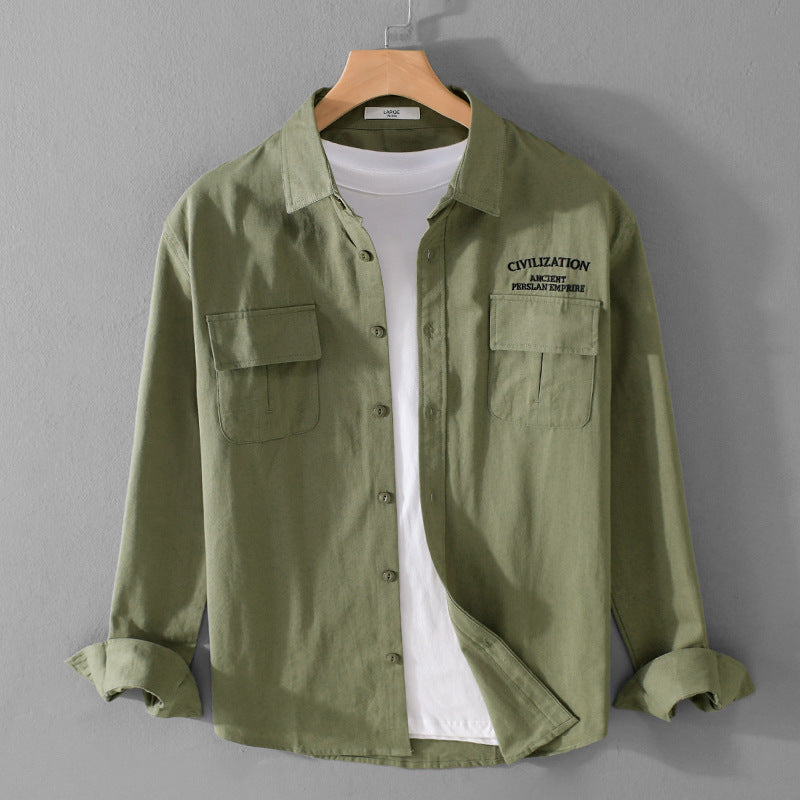 Herr Military-Inspired Överskjorta med Dubbel Bröstfickor och Subtil Embroidery
