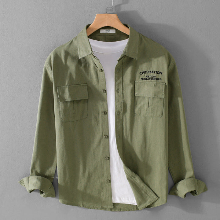 Herr Military-Inspired Överskjorta med Dubbel Bröstfickor och Subtil Embroidery