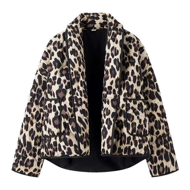 Dam Lined kort jacka in Leopard tryck med Shawl krage och Piping