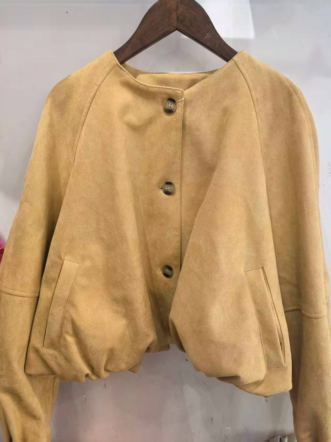 Dam Kort Blouson Jacka i Kort Look med Round Neckline och Balloon Ärmar