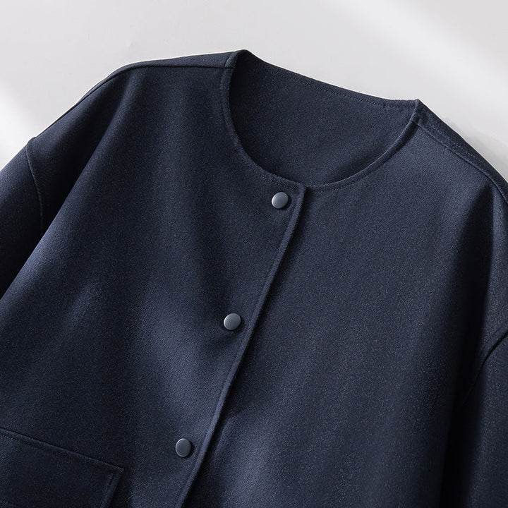 Dam kort jacka med round neck, boxy silhuett och flap fickor