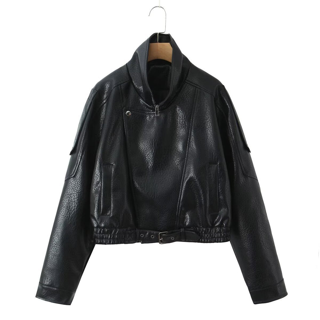 Dam Kort Bikerjacka i Vegansk Läderlook med Asymmetric Front Lock och Waist Belt
