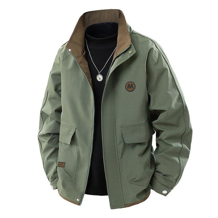 Herr kort skärning softshell funktionsjacka med ståkrage och fickor med lock