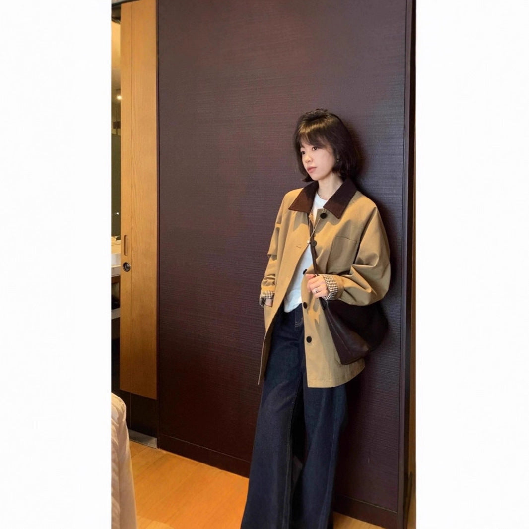Dam vid kort jacka in Cabana stil med kontrast krage