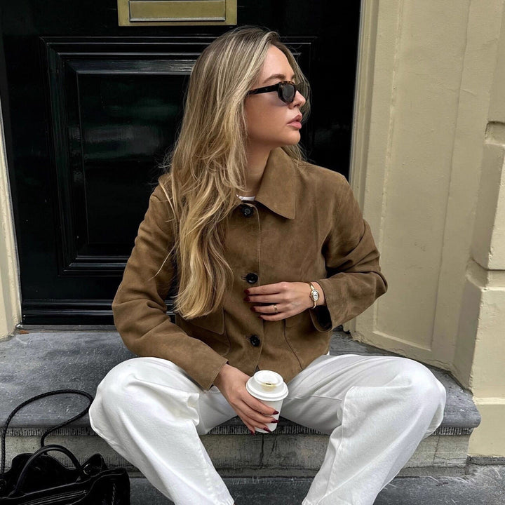 Dam Boxy kort jacka in mocka look med skjortkrage och Flap fickor