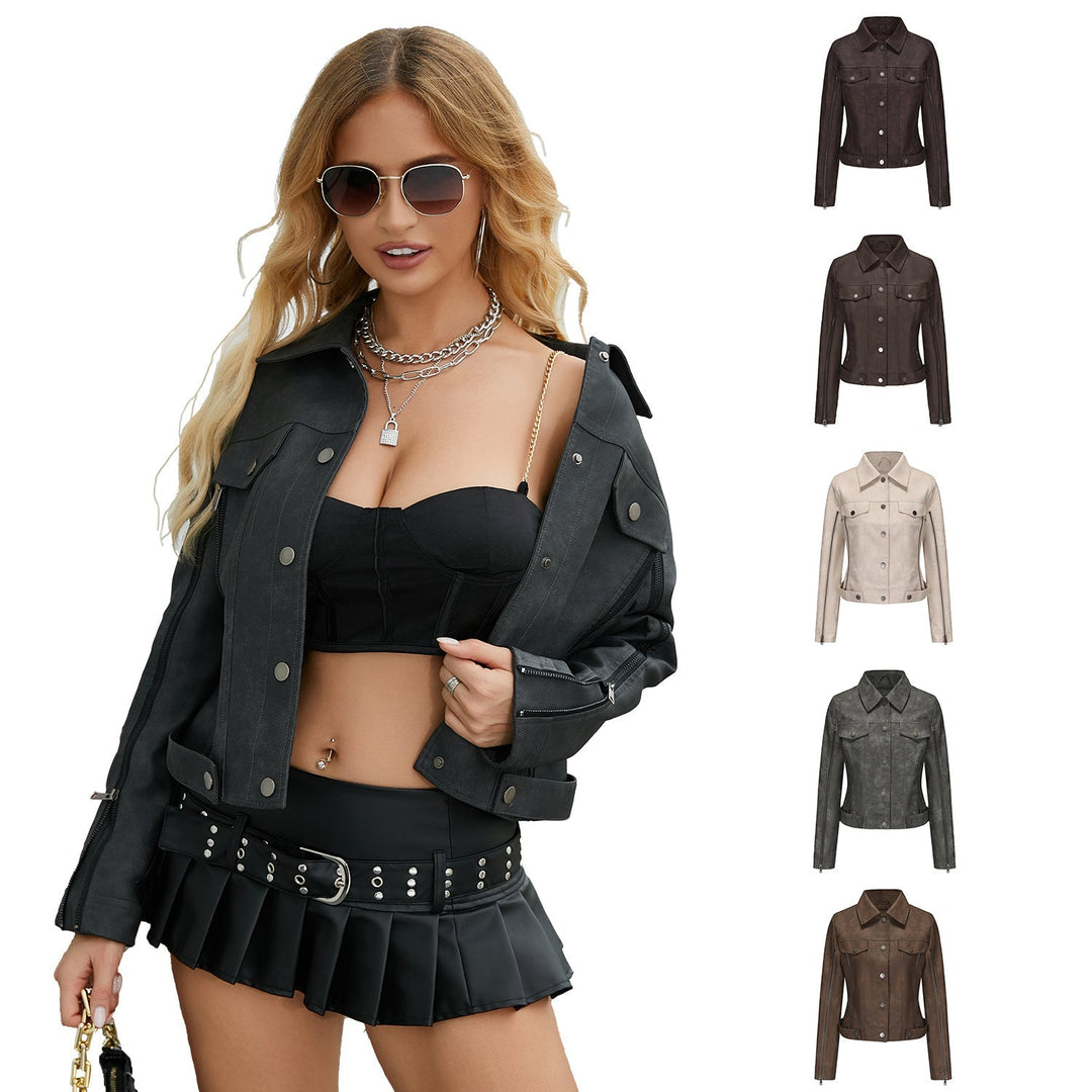 Dam kort cropped trucker jacka tillverkad av mockalook med side zippers och patch bröstfickor