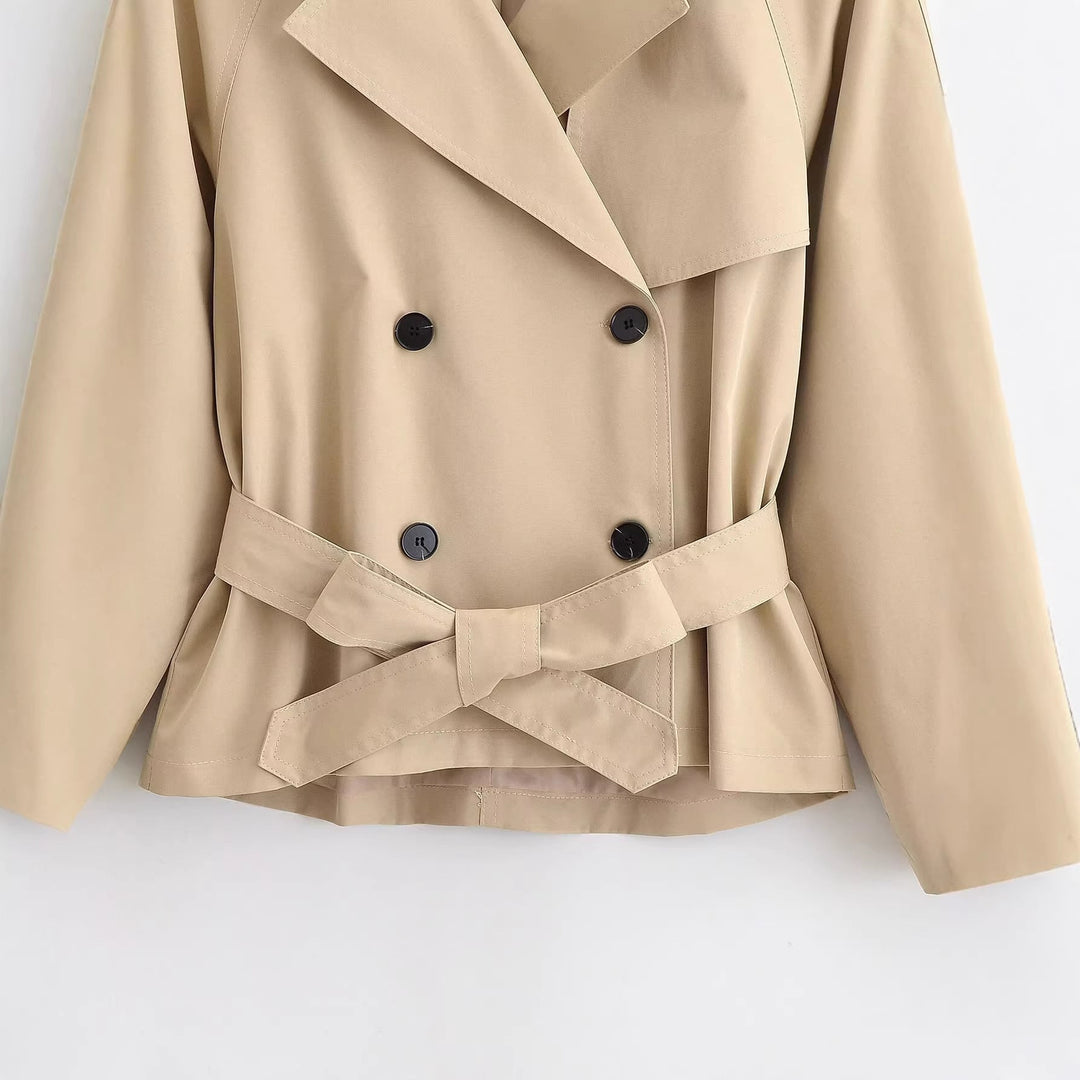 Dam Kort Trenchcoat med Wide Skärning, Double-Breasted Knapp Knäppning och Waist Belt