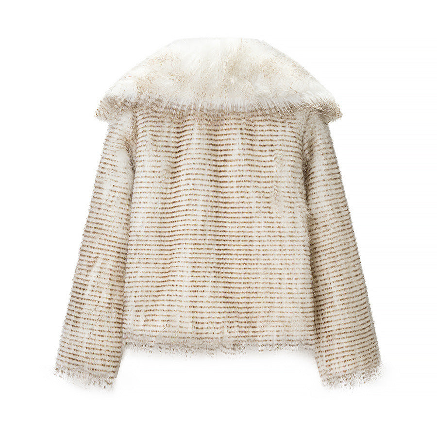 Dam kort faux pälsjacka med randig structure, oversized sjalkrage och mjuk inner side