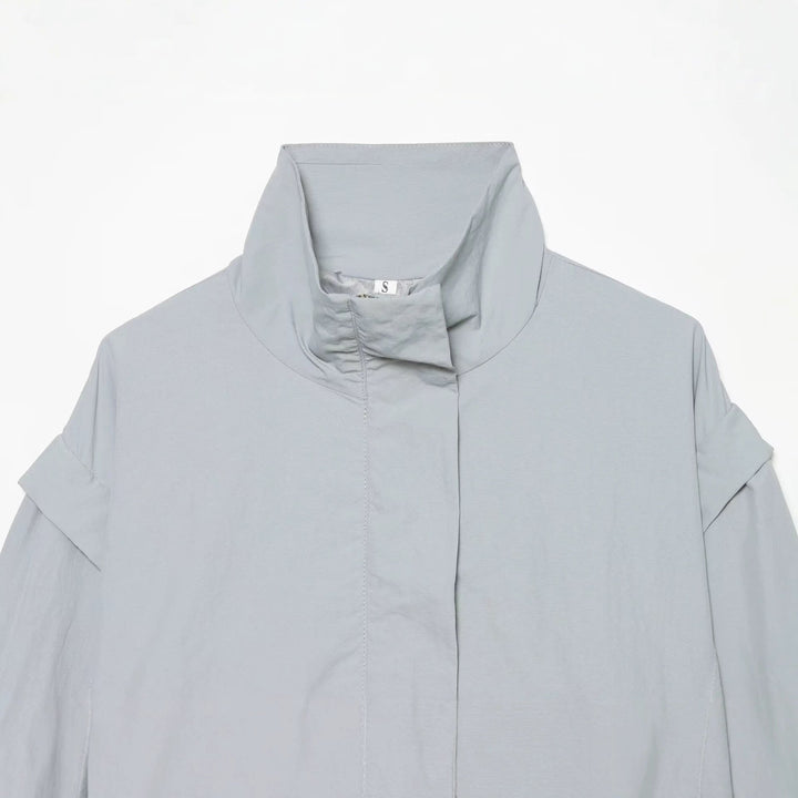 Dam Lätt Kort Blouson med Hög Stå Krage och Dold Front