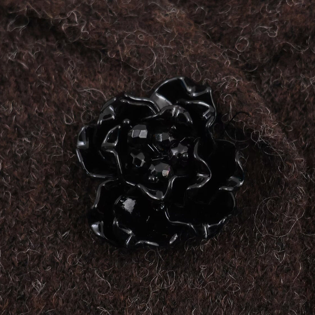 Dam Kort Skräddarsydd Ull Look Jacka med Slagkrage och Decorative Blommig Knappar
