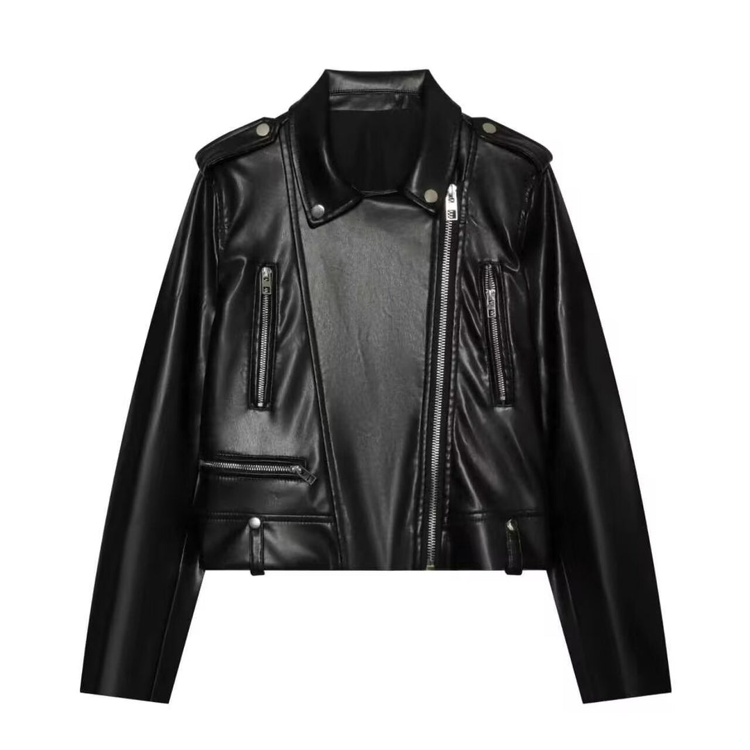 Dam Kort Skärning Bikerjacka Tillverkad av Faux Läder med Asymmetrisk Dragkedja och Shoulder Epaulettes