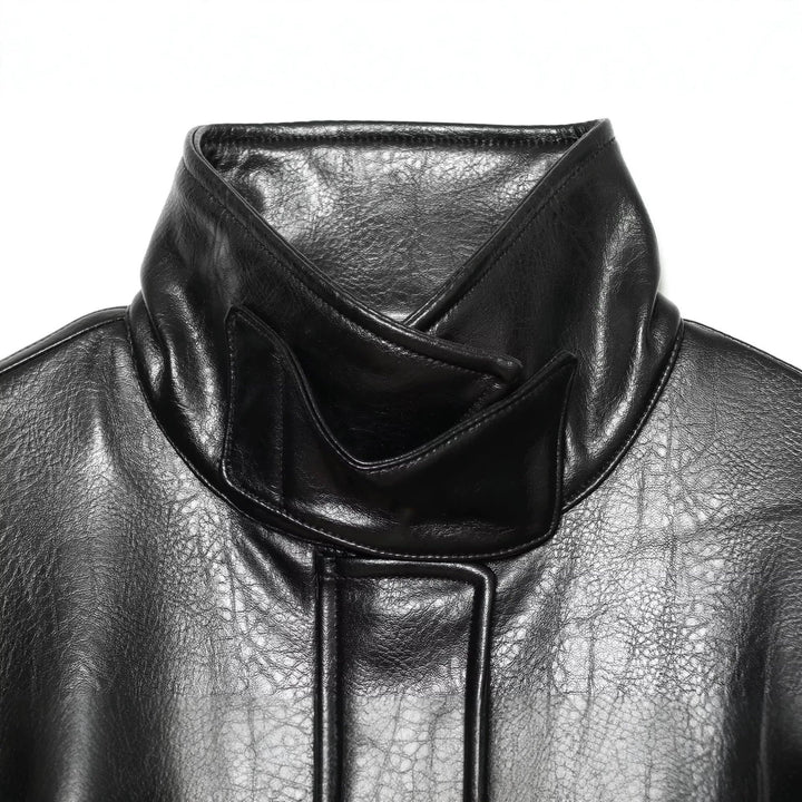 Dam Kort Oversize Faux Läder Trench med Hög Stå Krage och Waist Belt