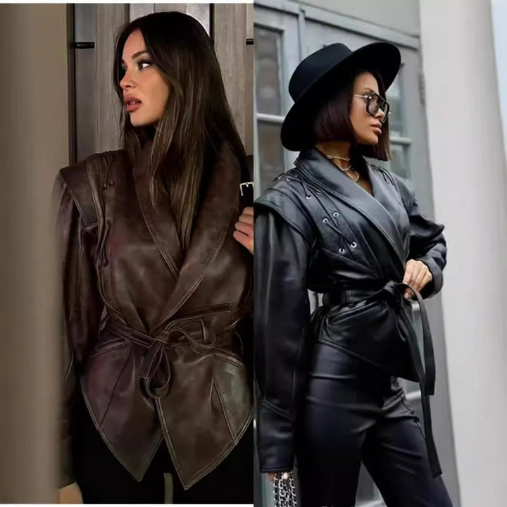 Dam figursydd belted konstläderjacka med sjalkrage och lacing detaljer