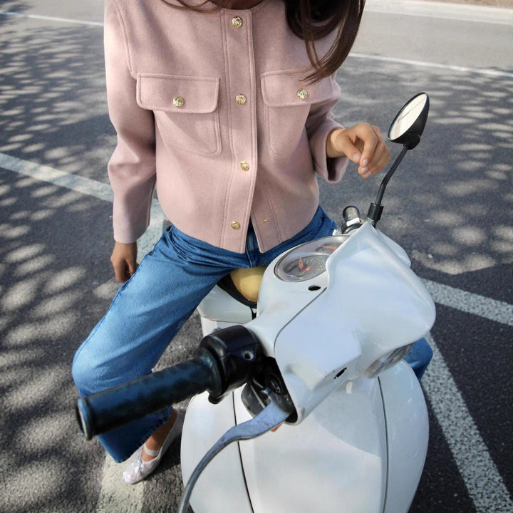 Dam kort skärning overshirt jacka med rund hals, snap knäppning och påsydda fickor