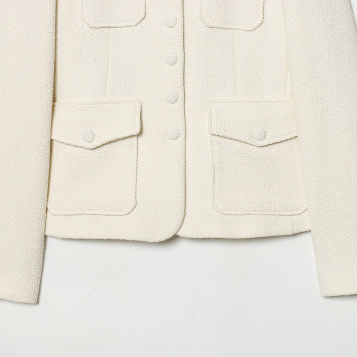 Dam structured bouclé kort jacka med ståkrage, four påsydda fickor och covered knappar