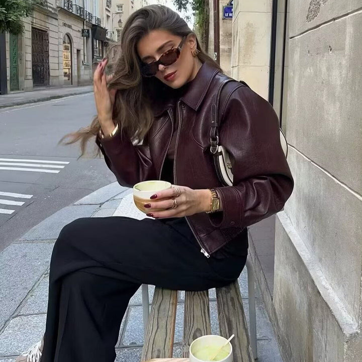Dam kort skärning läderlook jacka med Emphasized Shoulders, dragkedja och skjortkrage