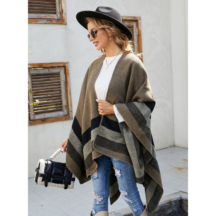 Dam ull-look poncho med asymmetrical block stripes och decorative stitch edge