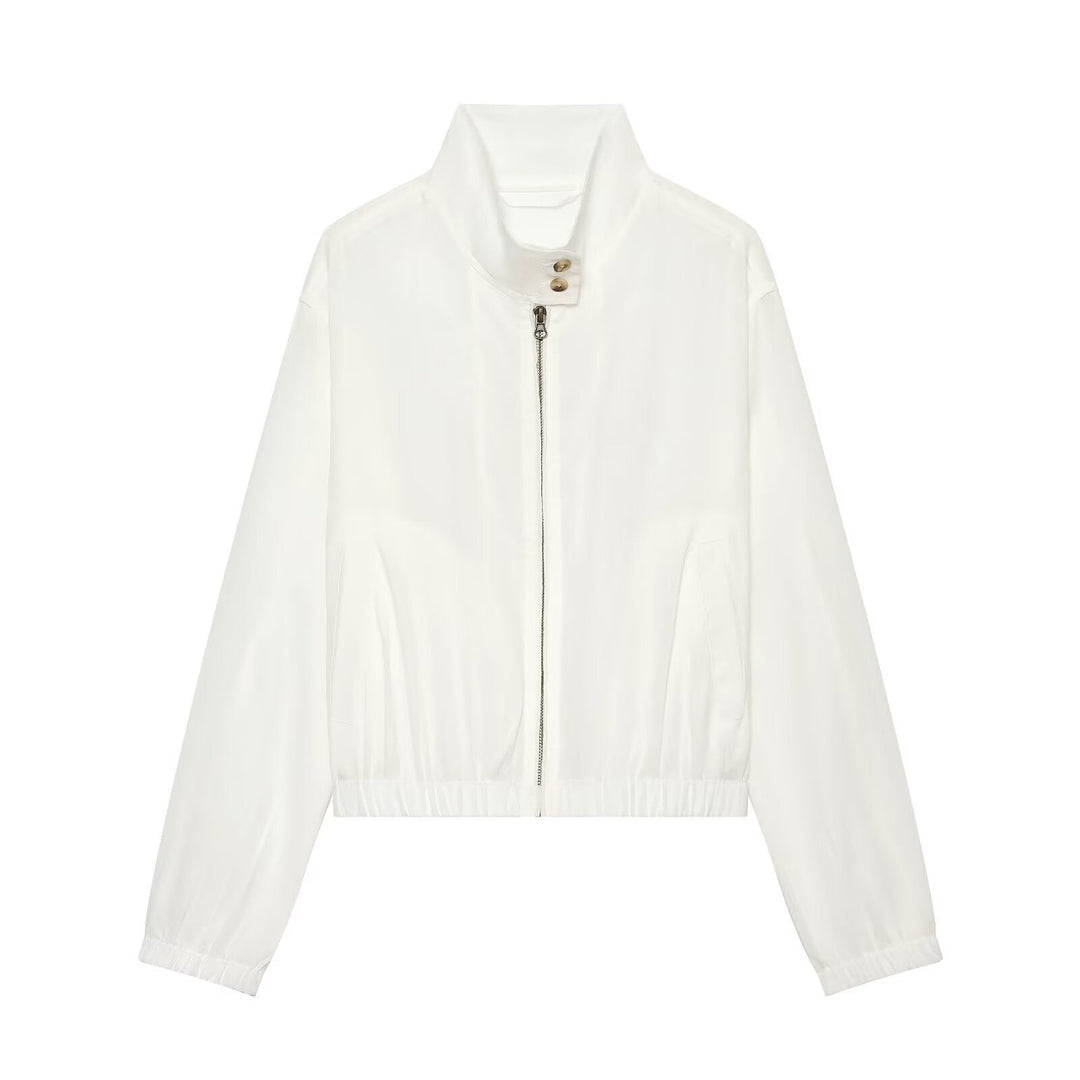 Dam Kort Blouson i A Minimalistisk Clean Look med A Hög Standing Krage och Elastic Waistband.
