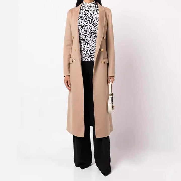 Dam Slim Maxi Length kappa in Clean-skärning med Double-Breasted look och dekorativ Metal knappar