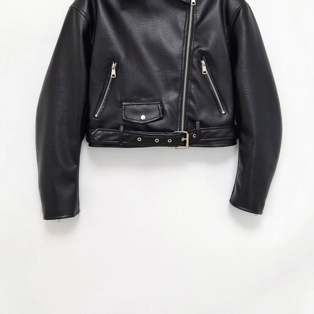 Dam Bikerjacka Tillverkad av Vegansk Läder Imitation med Asymmetrisk Dragkedja och Waist Belt