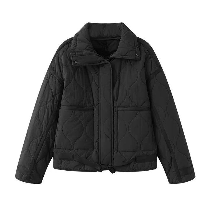 Dam quiltad boxy övergångsjacka med drawstring fåll, ståkrage, och påsydda fickor