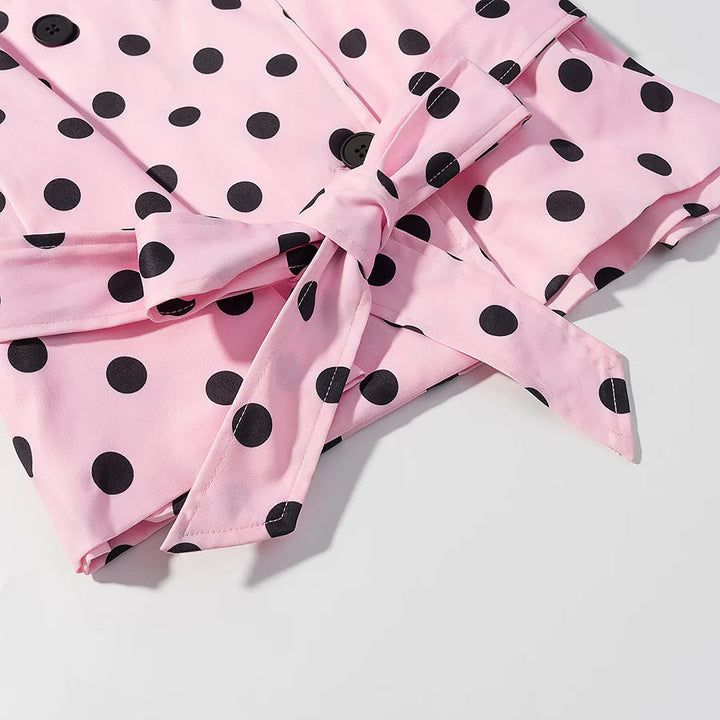 Dam kort dotted regn jacka med midjebälte och double-breasted knäppning