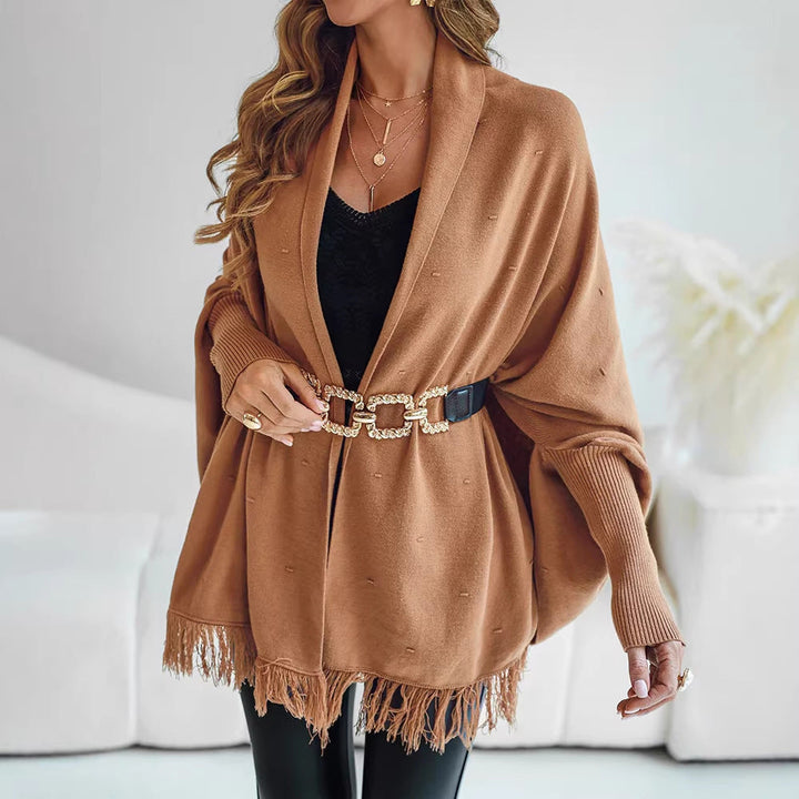 Dam Fringe poncho kofta med decorative midjebälte och ribbstickade muddar
