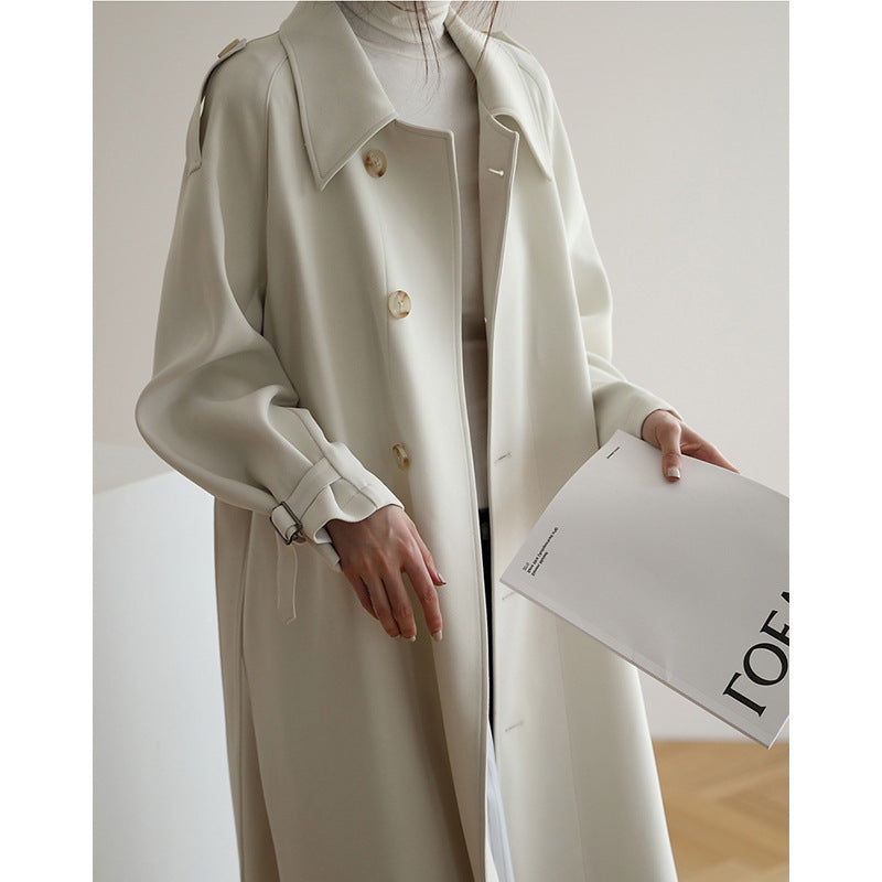 Dam längre minimalistisk trenchcoat in Cocoon skärning med justerbar ärmar