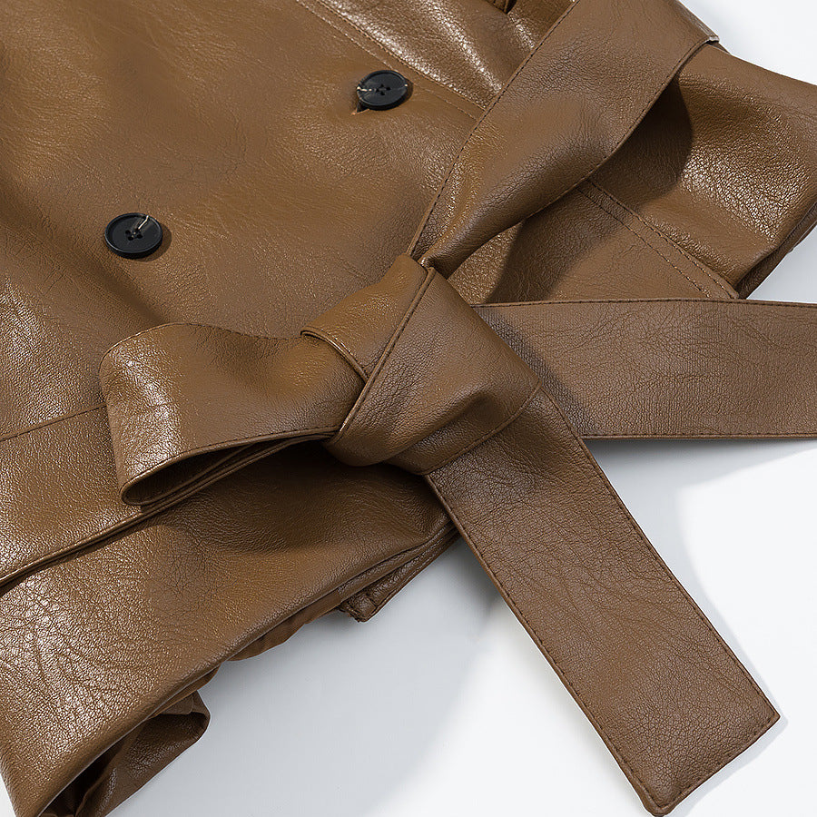 Dam kort double-breasted konstläder trench jacka med bälte och axel straps