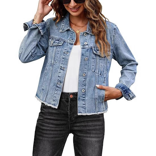 Dam kort denimjacka med fringe fåll och patched bröstfickor