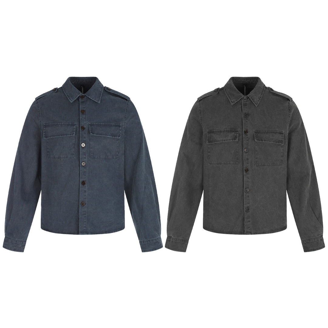Herr skjortjacka tillverkad av washed denim med fickor med lock och epaulettes