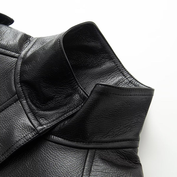 Dam Kort Jacka i Läderlook med Stå Krage, Dropped Shoulder Section och Dekorativ Shoulder Epaulettes