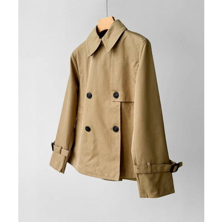 Dam modern och Modifiable trenchcoat