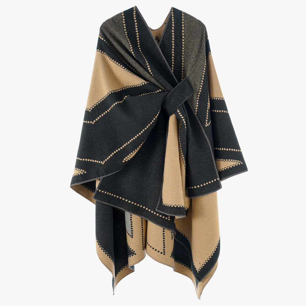 Dam Oversize Cape tillverkad av Jacquard stickad med tie loop
