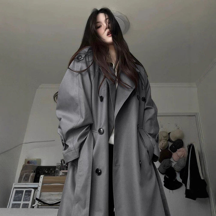 Dam modern Boxy trenchcoat med Distinctive Shoulder Feature och midjebälte