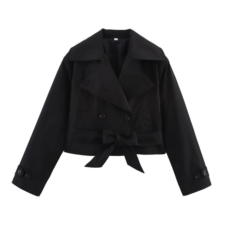 Dam Kort Trenchcoat med Wide Lapels, Waist Belt och Double Knapp Row
