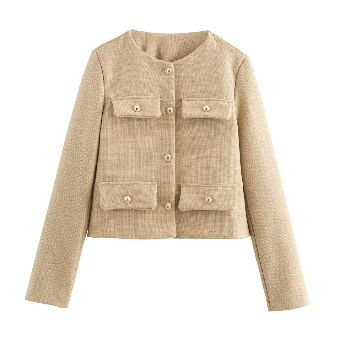Dam kort Boucle blazer jacka med Round Neck, dekorativ ficka Flaps, och Gold-Colored knappar