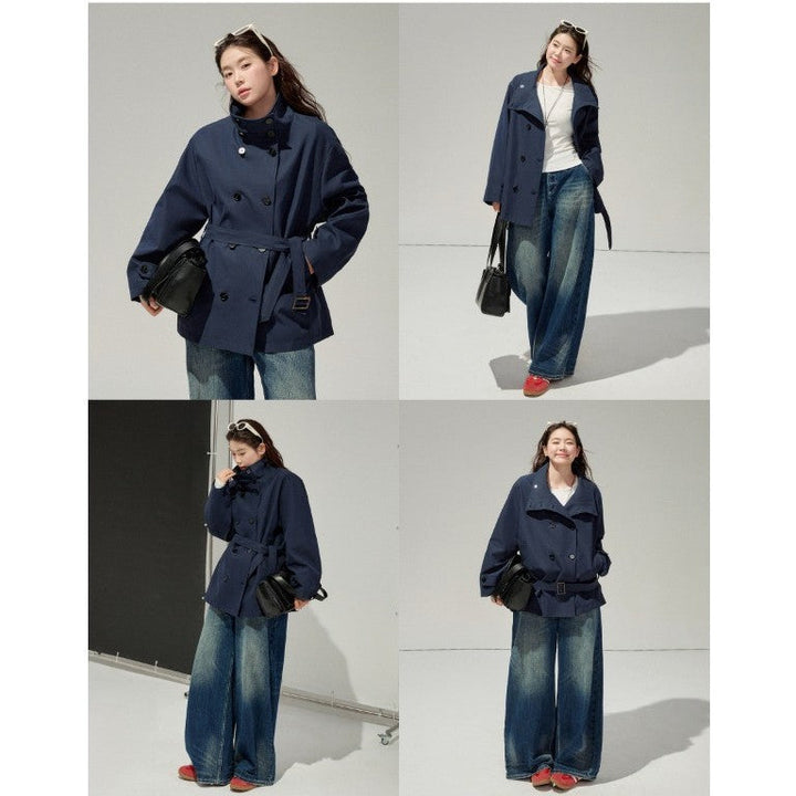 Dam kort trenchcoat med a flattering bälte och double-breasted knappslå