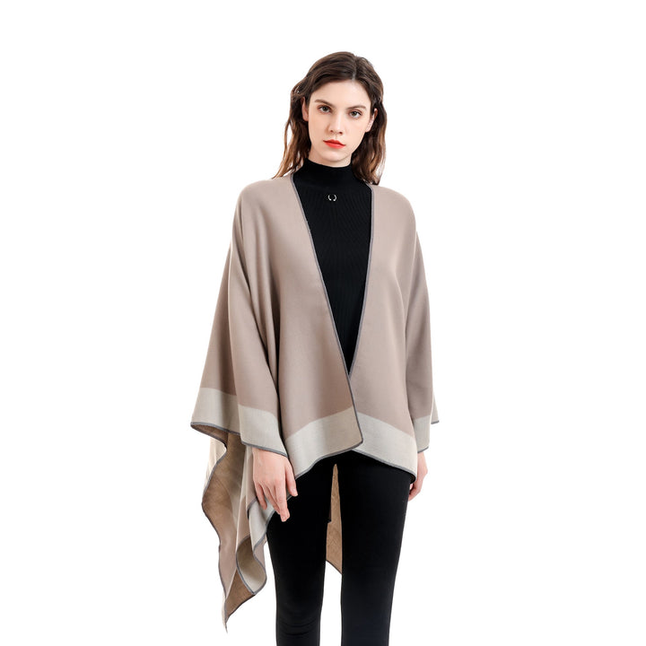 Dam Reversible poncho-Cape tillverkad av Cashmere Blend med oversized skärning