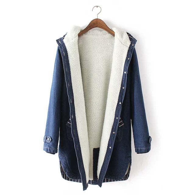 Dam vadderad denim parka med teddy foder, huva och påsydda fickor