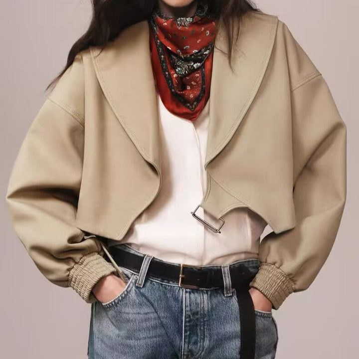 Dam Kort Oversize Jacka med Wide Shawl Krage, Balloon Ärmar, och Waist Strap